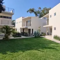 Casa con jardín